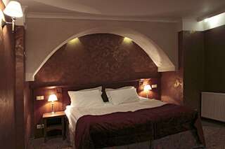 Отель Hotel Lipowy Most Супрасль Двухместный номер «Комфорт» с 1 кроватью или 2 отдельными кроватями-1