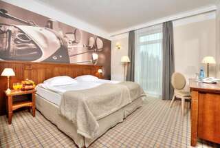 Отель Hotel Lipowy Most Супрасль Стандартный двухместный номер с 1 кроватью или 2 отдельными кроватями-9